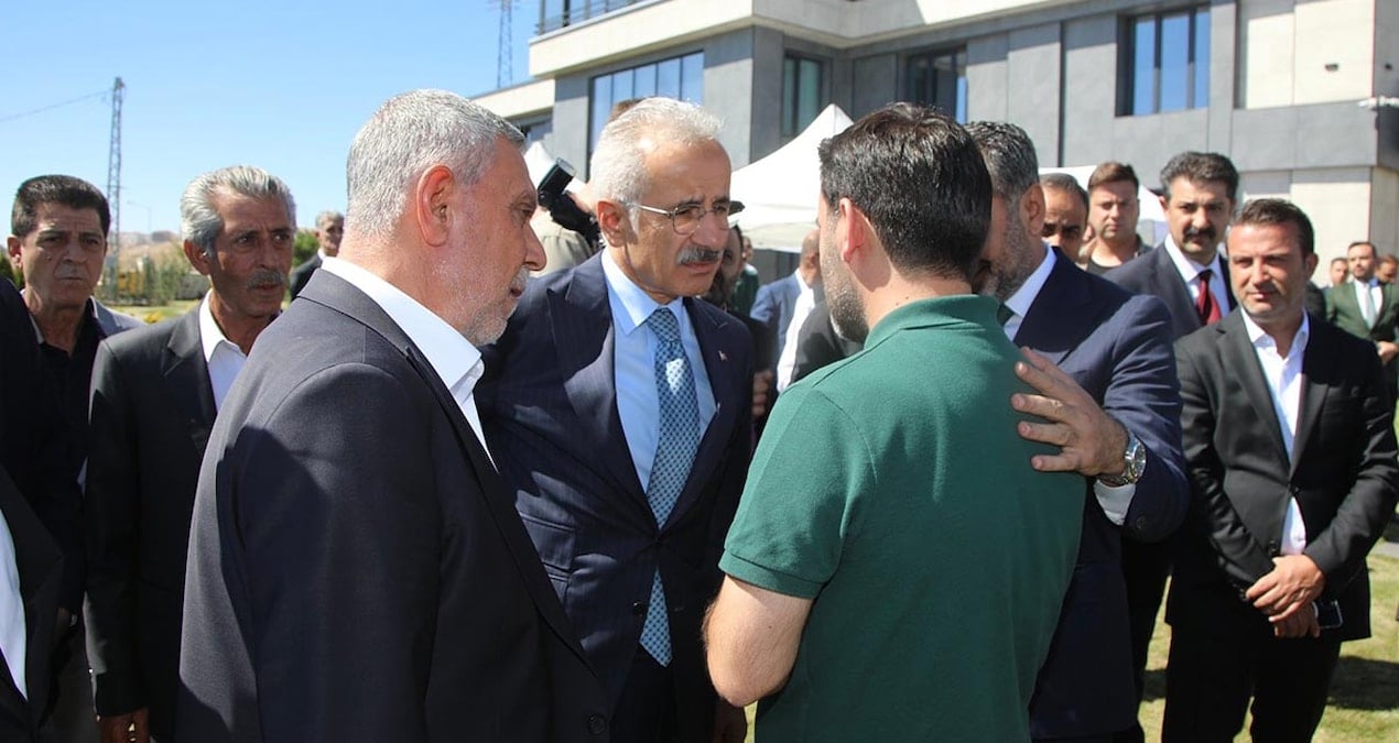 bakandan acilis sonrasi ozel ziyaret ihale dostlugu masada pekisti MY8GBpMZ