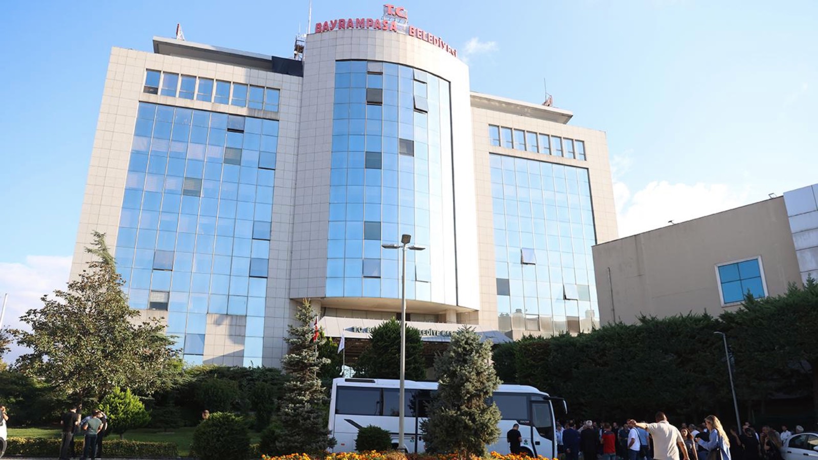 bayrampasa belediyesinde chpli meclis uyesi kerim guler istifa etti VpIeBYdV