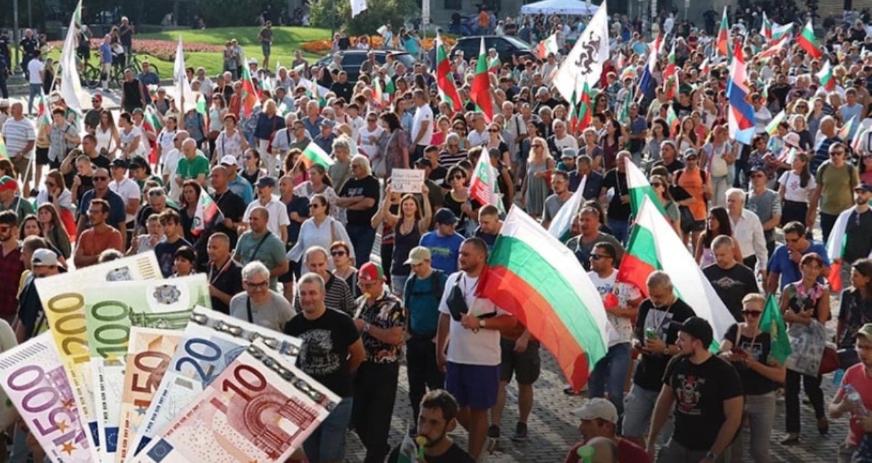 euroya gecis karari komsuyu ayaga kaldirdi QgIfAGJt