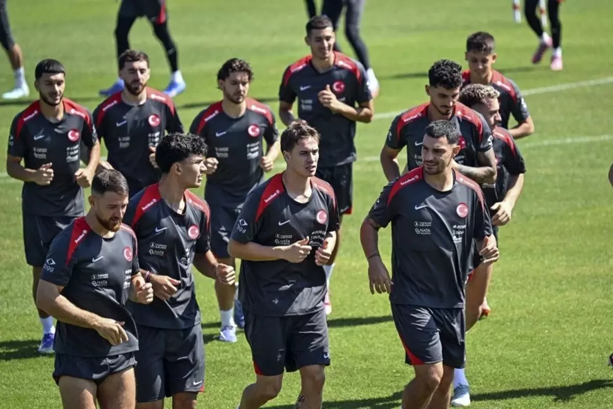 galatasaray taraftarini kizdiran can uzun benim golum maci acti DtxCaX8n