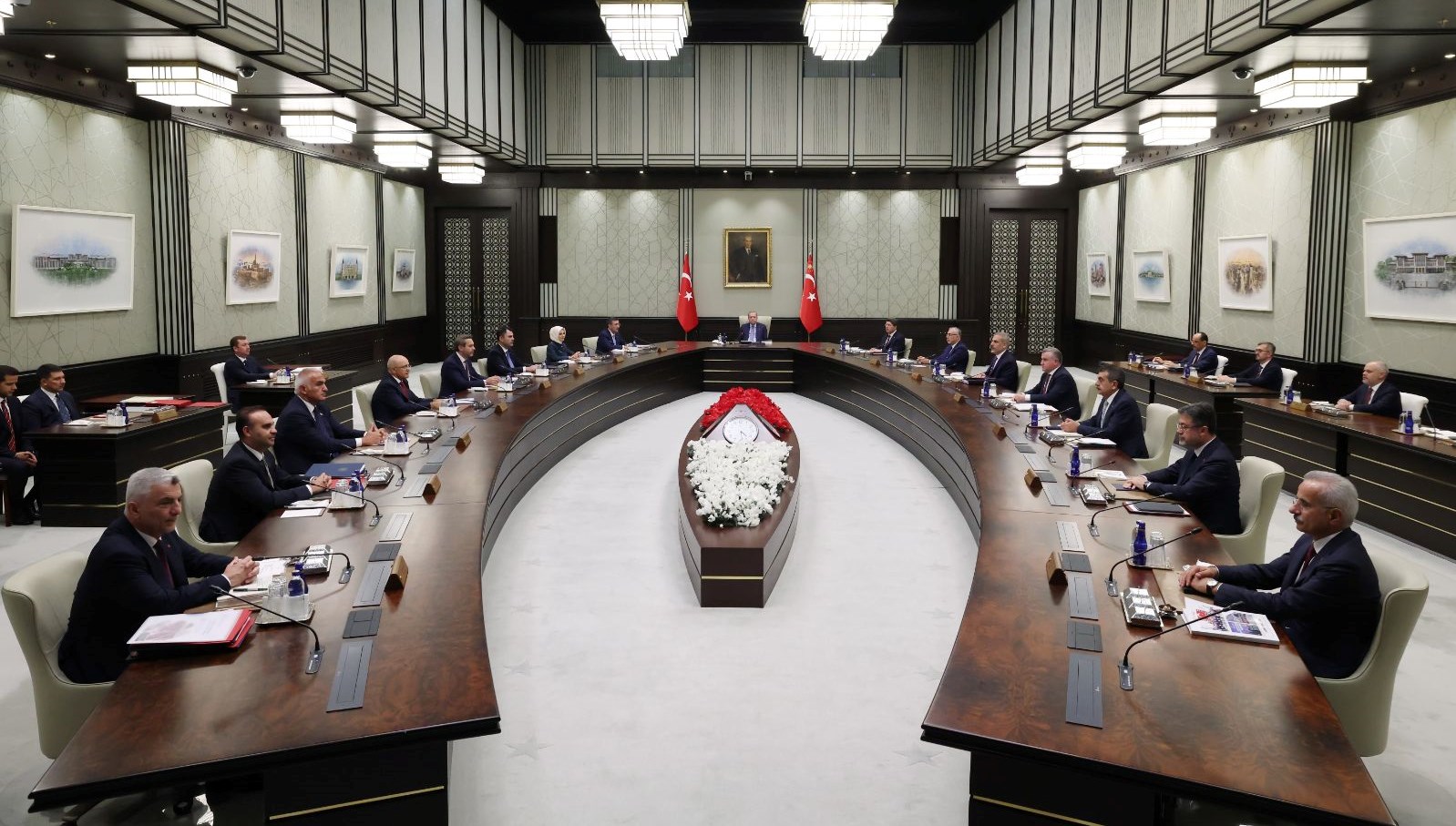 kabine yarin toplaniyor rkuIJAIi