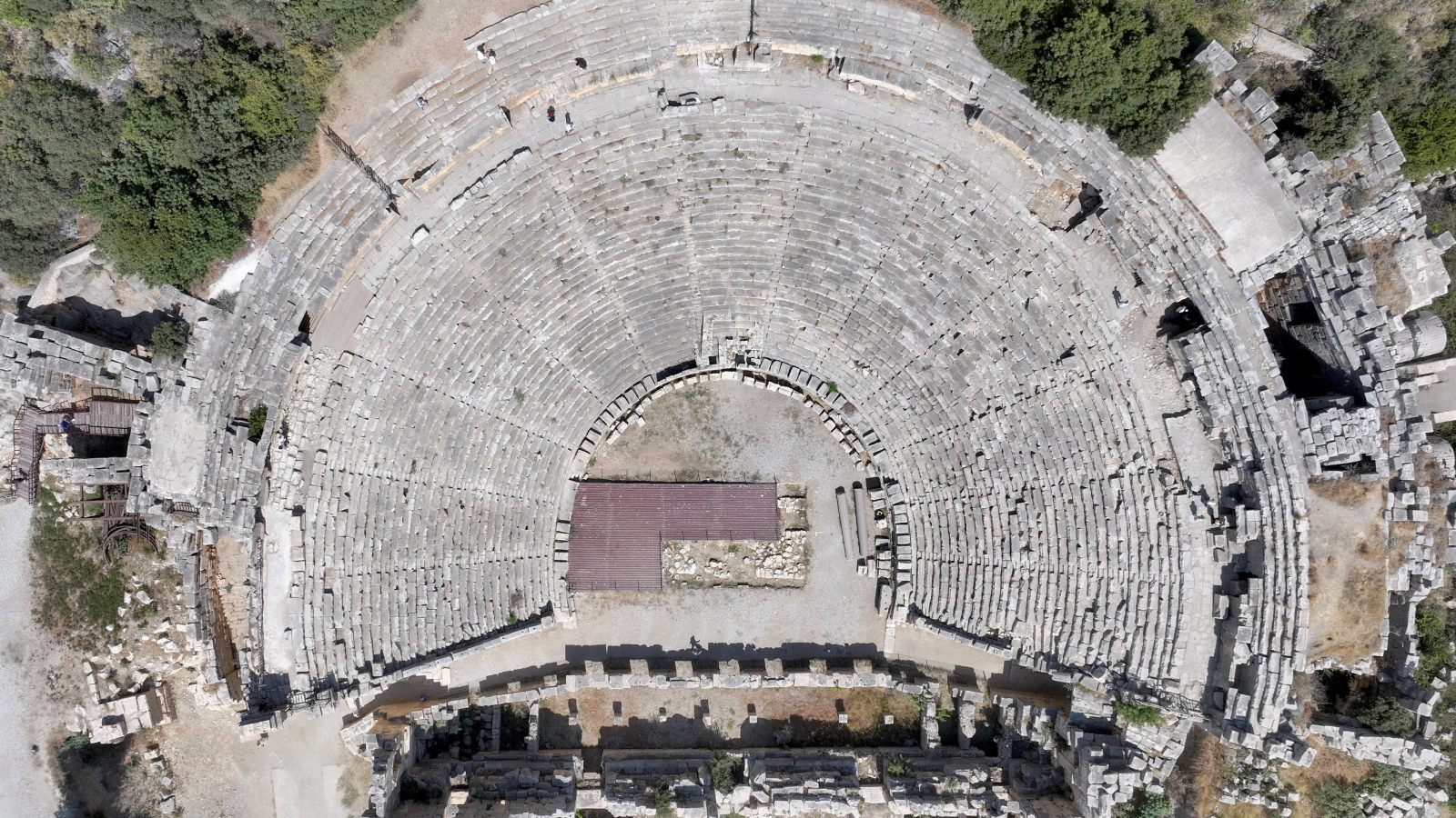 likyanin en buyuk antik tiyatrosunun sahne binasi orijinal taslariyla ayaga kaldirilacak cAzlDEkQ