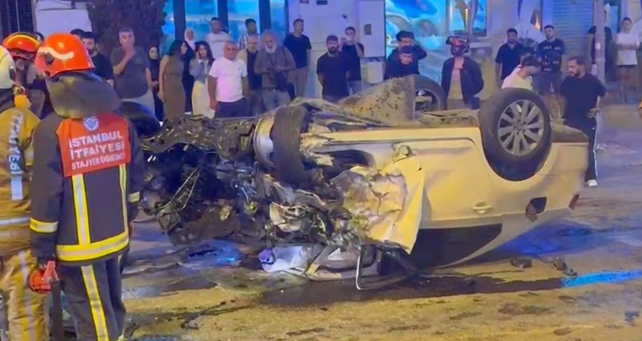 umraniyede iett otobusu ile otomobil carpisti 3 yarali 7OS7rtDw