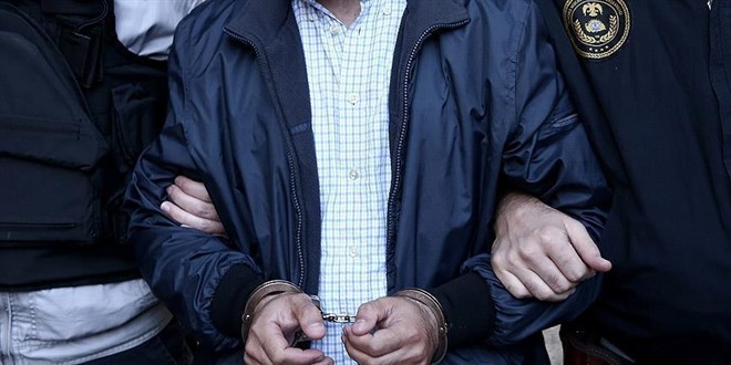 adanada is yerinde uyusturucu satarken yakalanan saniga 15 yil hapis cezasi RKHM5Akb.jpg