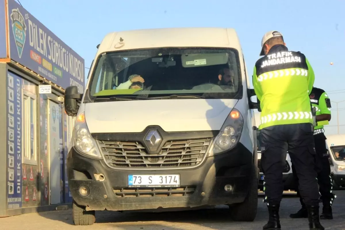 cizrede okul servislerine guvenlik denetimi YnWt1ZPI.jpg