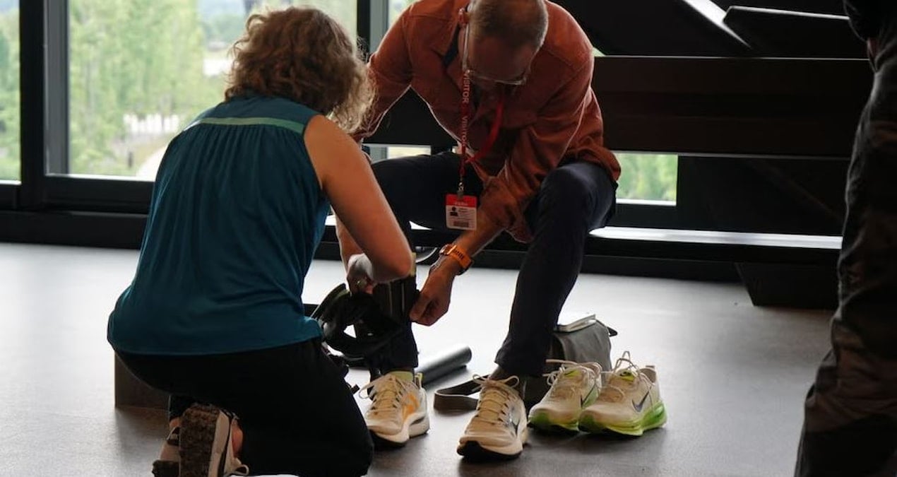 dunyanin ilk motorlu ayakkabisi cikti sizin yerinize kosuyor BgDiA2XO.jpg