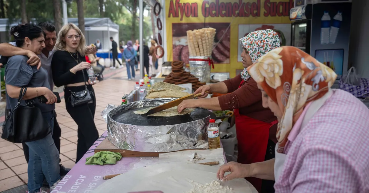 izmir bornovada bi hayat fest basladi 626DMtEJ.webp
