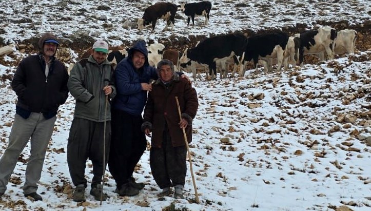 kar yaginca yaylada mahsur kalan kadini komsulari kurtardi egVNHtPS.jpg