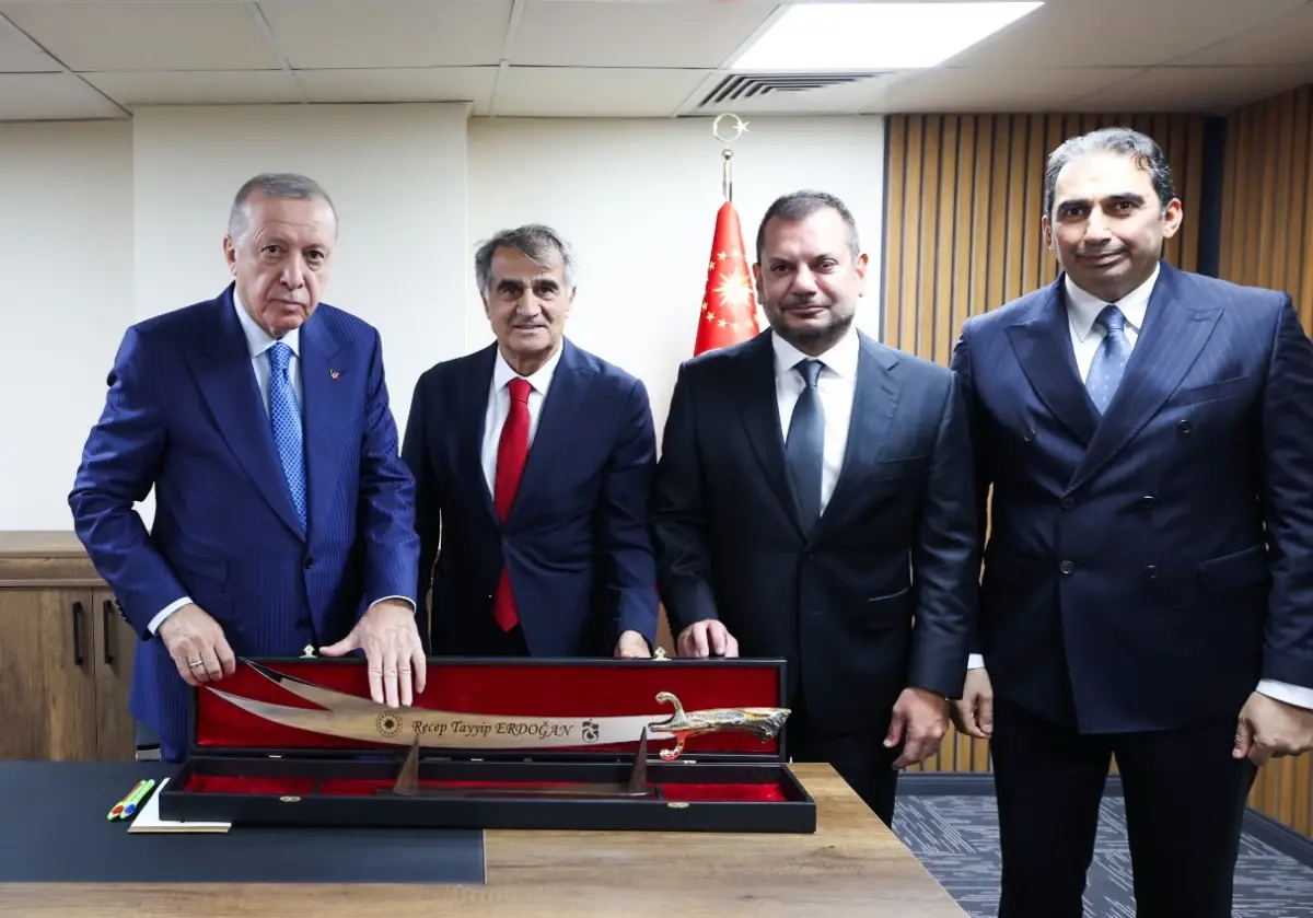 trabzonspor baskani ve efsane isimler cumhurbaskani erdogan ile bulustu ZIKGLIzR.jpg